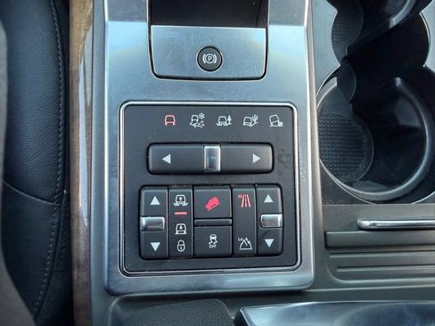 Used 2012 Land Rover Range Rover Sport HSE AWD/4WD image 23