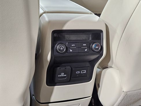 Used 2023 GMC Acadia Denali AWD/4WD image 37