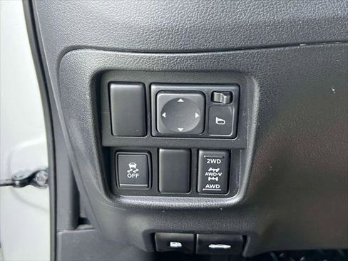 Used 2013 Nissan Juke SV image 19