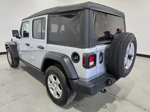 Used 2022 Jeep Wrangler Unlimited Sport image 2