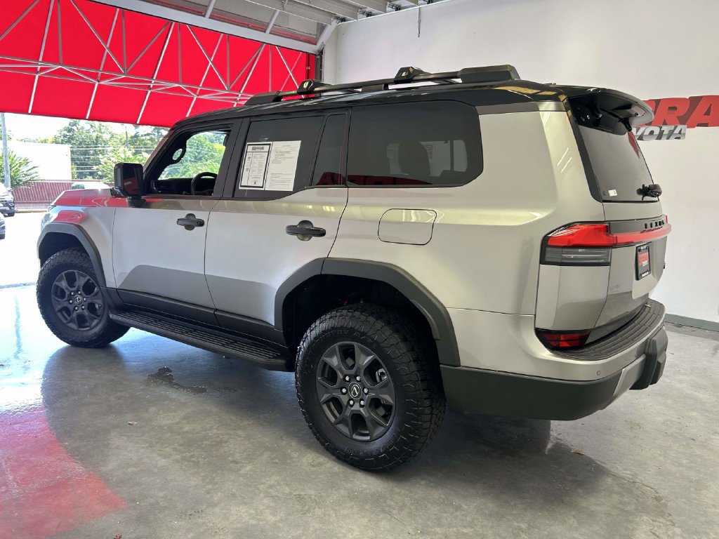 Used 2024 Lexus GX 550 AWD/4WD image 6