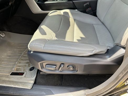 Used 2022 Toyota Tundra SR5 image 11