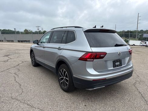 Used 2021 Volkswagen Tiguan SE w/ Panoramic Sunroof Package AWD/4WD image 5