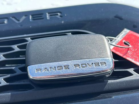 Used 2016 Land Rover Range Rover Sport SE AWD/4WD image 10