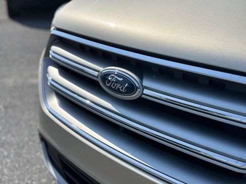 Used 2017 Ford Escape SE AWD/4WD image 4