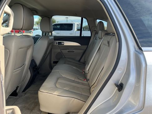 Used 2013 Lincoln MKX Base image 17