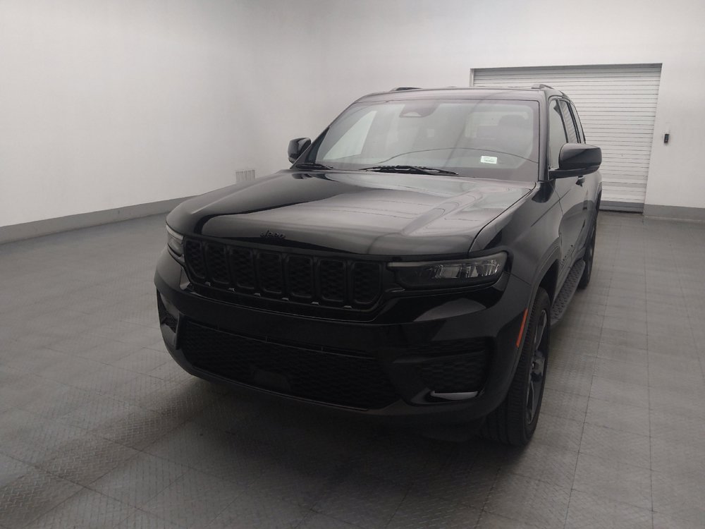 Used 2023 Jeep Grand Cherokee Altitude RWD image 15