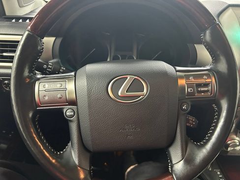 Used 2017 Lexus GX 460 Luxury w/ Preferred Accessory Package AWD/4WD image 19