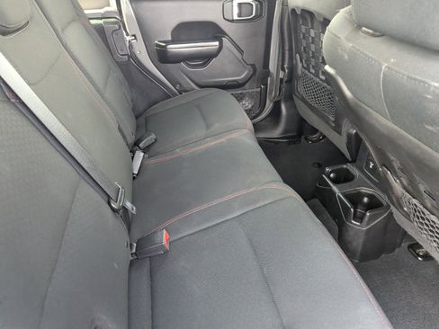 Used 2018 Jeep Wrangler Unlimited Rubicon image 14