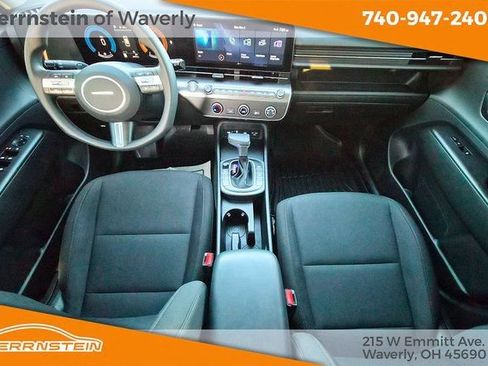 Used 2025 Hyundai Kona SE image 13