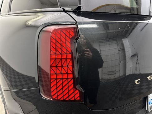 Used 2025 MINI Cooper Countryman S w/ Comfort Package Max image 19