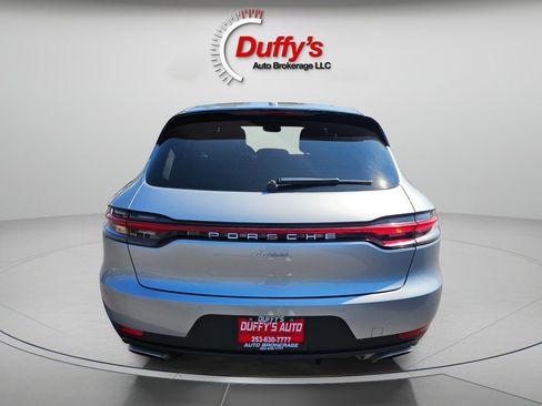 Used 2021 Porsche Macan Premium Pkg w/ Premium Package image 18