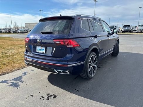 Used 2022 Volkswagen Tiguan SEL R-Line image 3