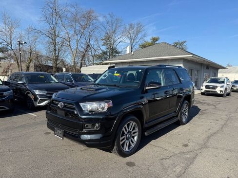 Used 2023 Toyota 4Runner TRD Sport w/ Technology Package image 3