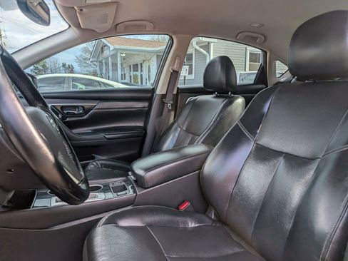 Used 2018 Nissan Altima 2.5 SL FWD image 13