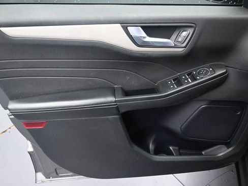Used 2022 Ford Escape SEL FWD image 11