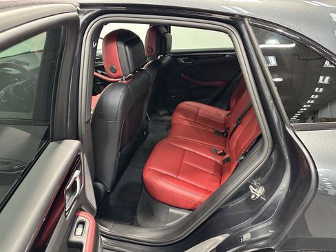 Certified 2025 Porsche Macan Macan image 34