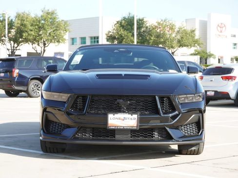 Used 2025 Ford Mustang GT Premium RWD image 3