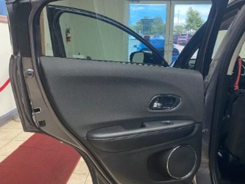 Used 2022 Honda HR-V EX image 7