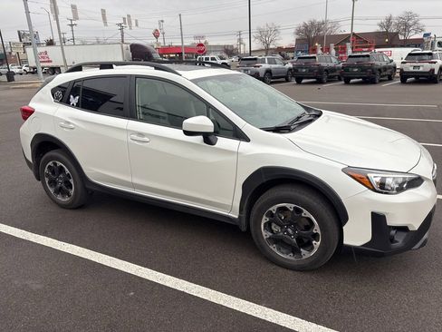 Used 2021 Subaru Crosstrek 2.0i Premium w/ Moonroof Package image 2