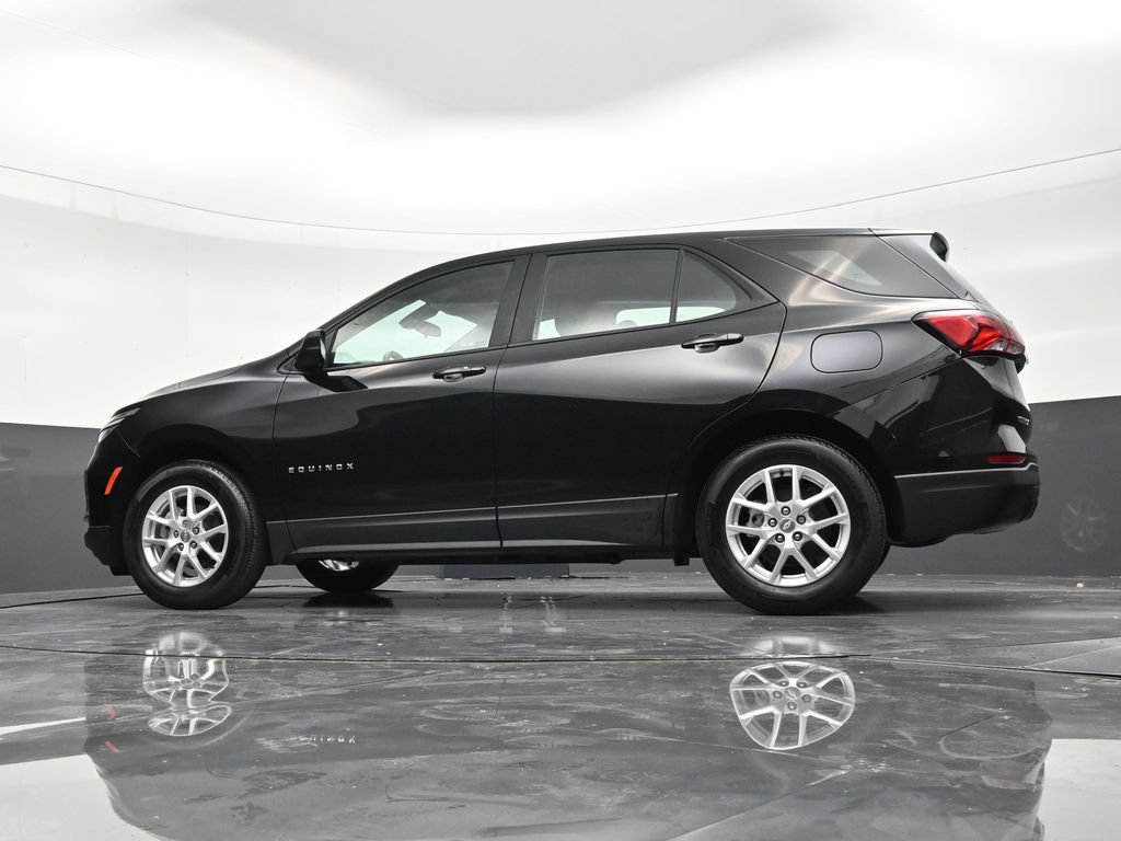 Used 2024 Chevrolet Equinox LS w/ Driver Confidence II Package FWD image 18