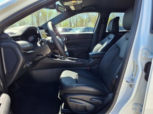 New 2026 Jeep Compass Altitude AWD/4WD image 8