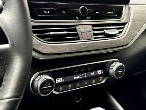 Used 2024 Nissan Altima 2.5 SL image 13