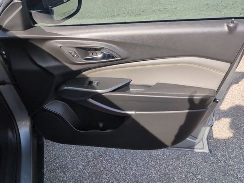 Used 2025 Chevrolet Trax ACTIV image 19