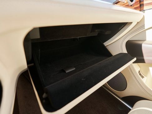 Used 2023 Bentley Bentayga Extended Wheelbase image 83