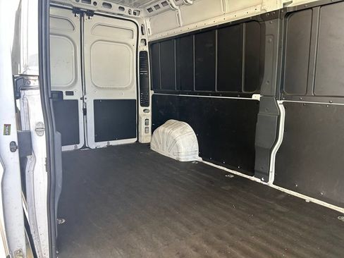 Used 2025 RAM ProMaster 2500 w/ Convenience Group FWD image 25