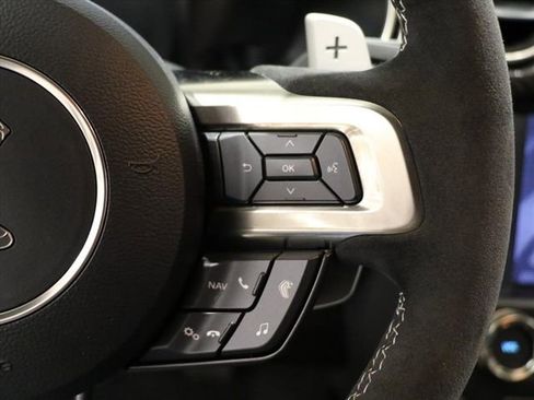 Used 2022 Ford Mustang Shelby GT500 w/ Carbon Fiber Track Pack image 27