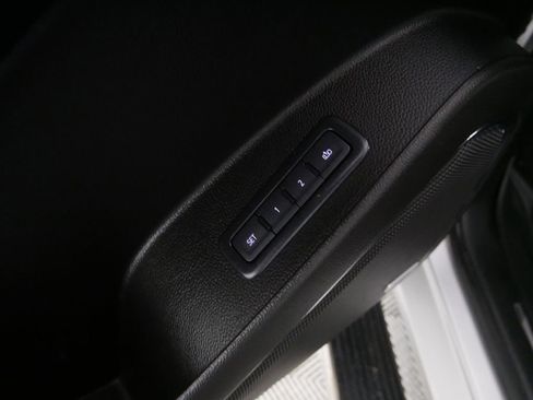 Used 2020 GMC Yukon SLT image 15