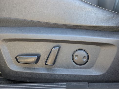 Used 2021 Nissan Rogue SL w/ Premium Package image 22