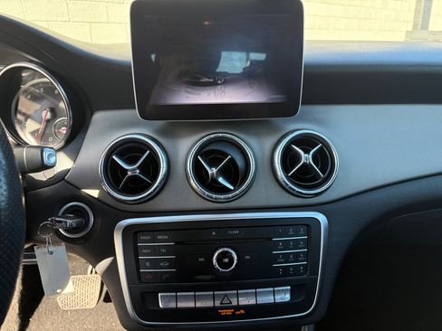 Used 2019 Mercedes-Benz CLA 250 4MATIC image 5