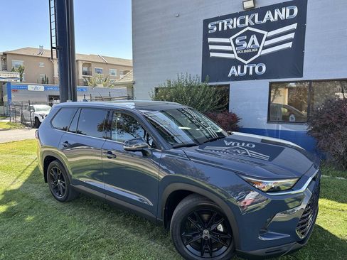 Used 2025 Toyota Grand Highlander AWD Hybrid image 2