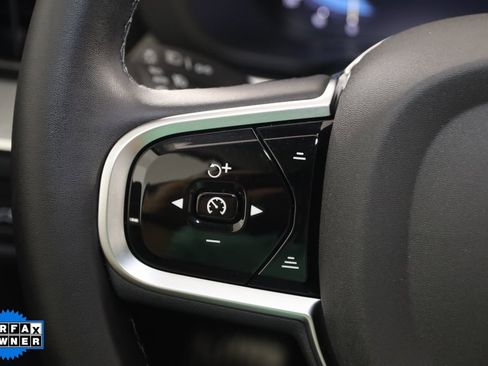 Used 2025 Volvo XC60 B5 Plus image 36