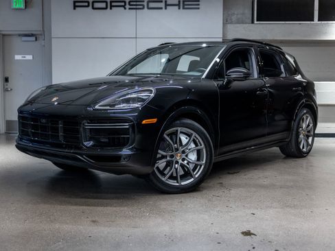 Certified 2023 Porsche Cayenne Turbo AWD/4WD image 1