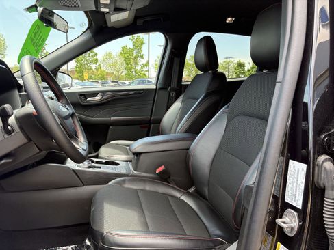 Used 2025 Ford Escape ST-Line AWD/4WD image 16