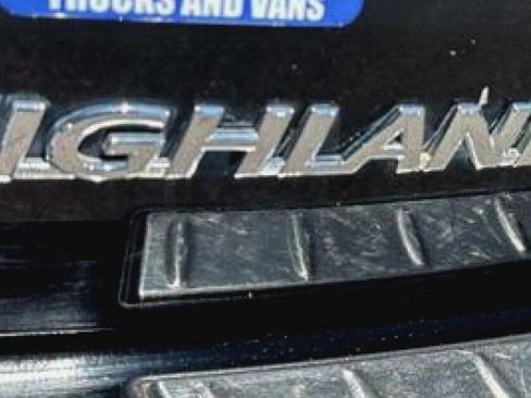 Used 2018 Toyota Highlander XLE AWD/4WD image 26