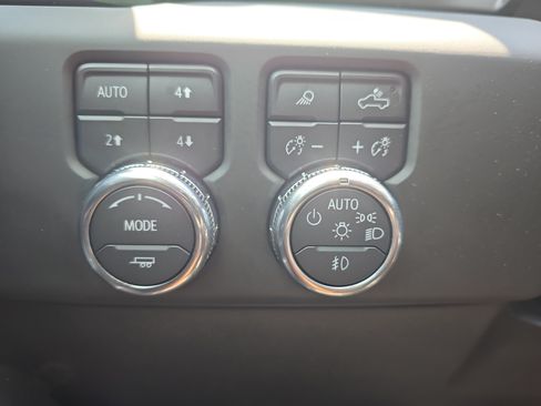 Used 2024 GMC Sierra 1500 Denali AWD/4WD image 25