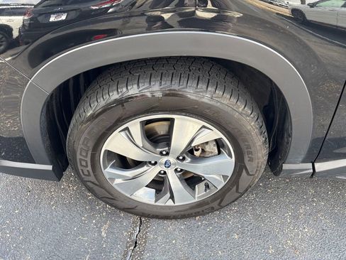 Certified 2023 Subaru Ascent Premium w/ Convenience Package AWD/4WD image 6