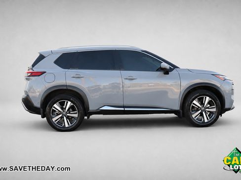 Used 2022 Nissan Rogue Platinum w/ Head-Up Display Package FWD image 9