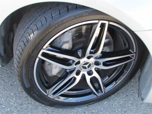 Used 2019 Mercedes-Benz E 300 image 36