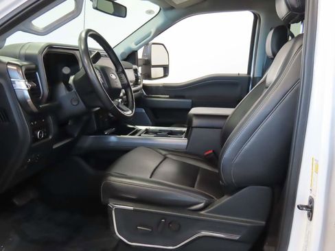 Used 2024 Ford F250 Lariat image 16