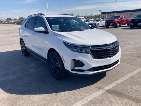 Used 2023 Chevrolet Equinox RS image 6