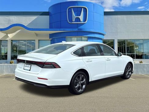 Used 2023 Honda Accord EX image 4
