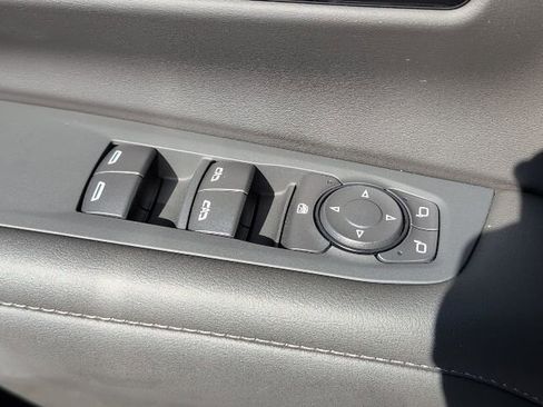 New 2026 Chevrolet Suburban LS image 17