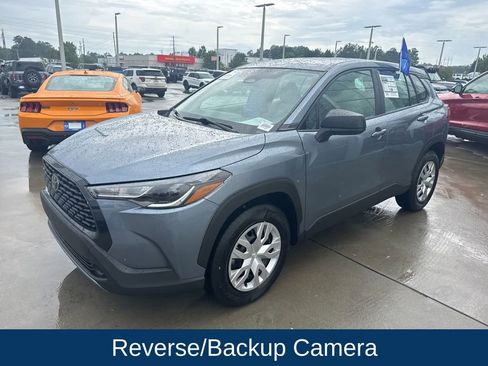 Used 2025 Toyota Corolla Cross L FWD image 3