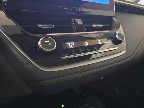 Used 2025 Toyota Corolla XLE FWD image 24