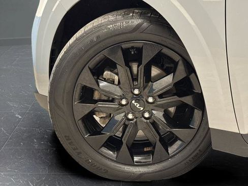 Used 2024 Kia Carnival SX Prestige image 37